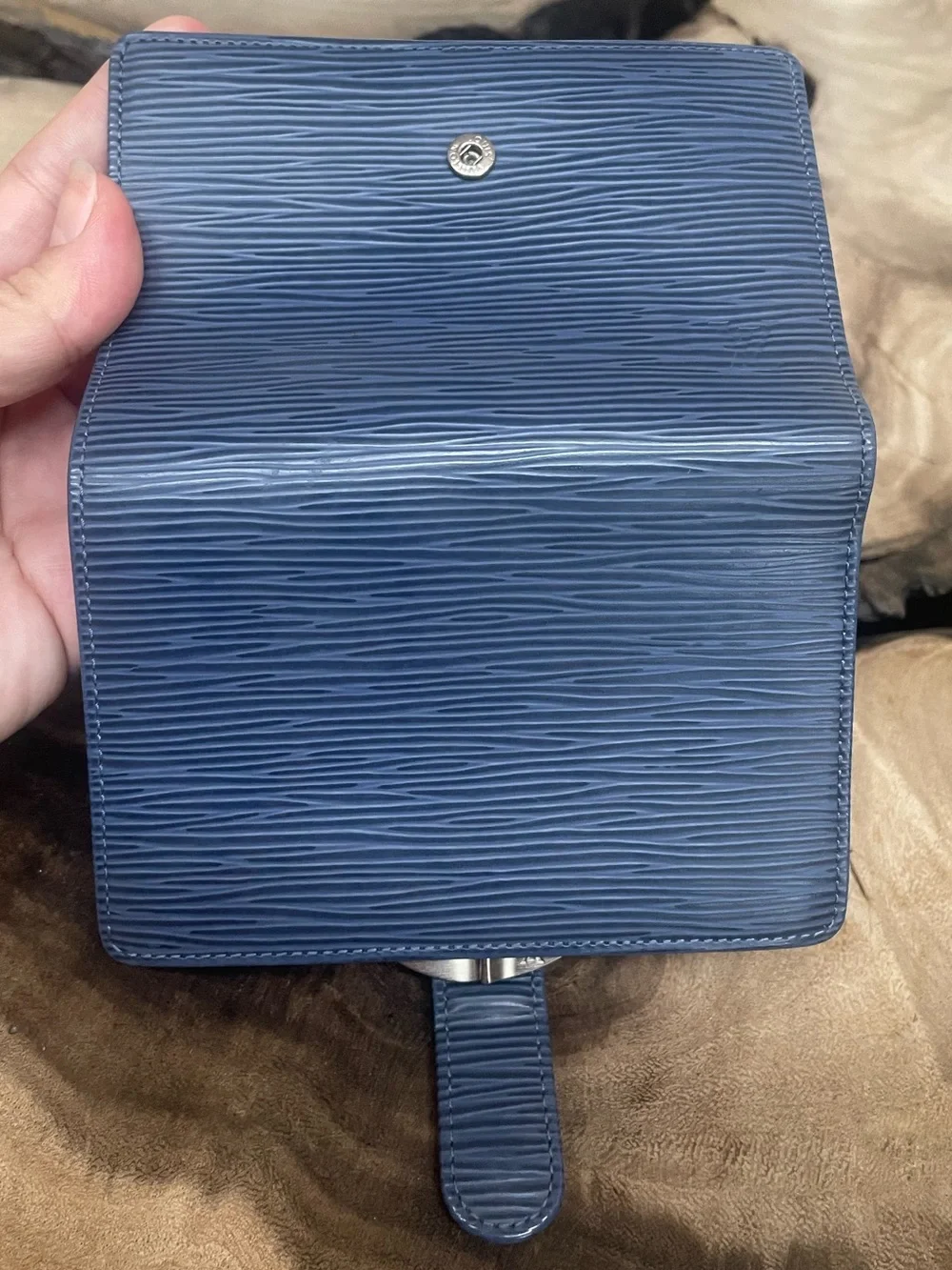 Louis Vuitton Epi kisslock compact wallet blue like new brushed silver